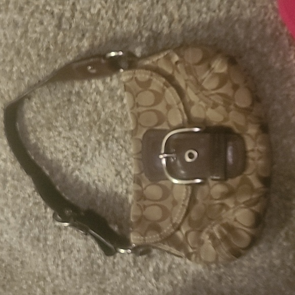 Authentic Coach s/m shoulder purse - Picture 2 of 6
